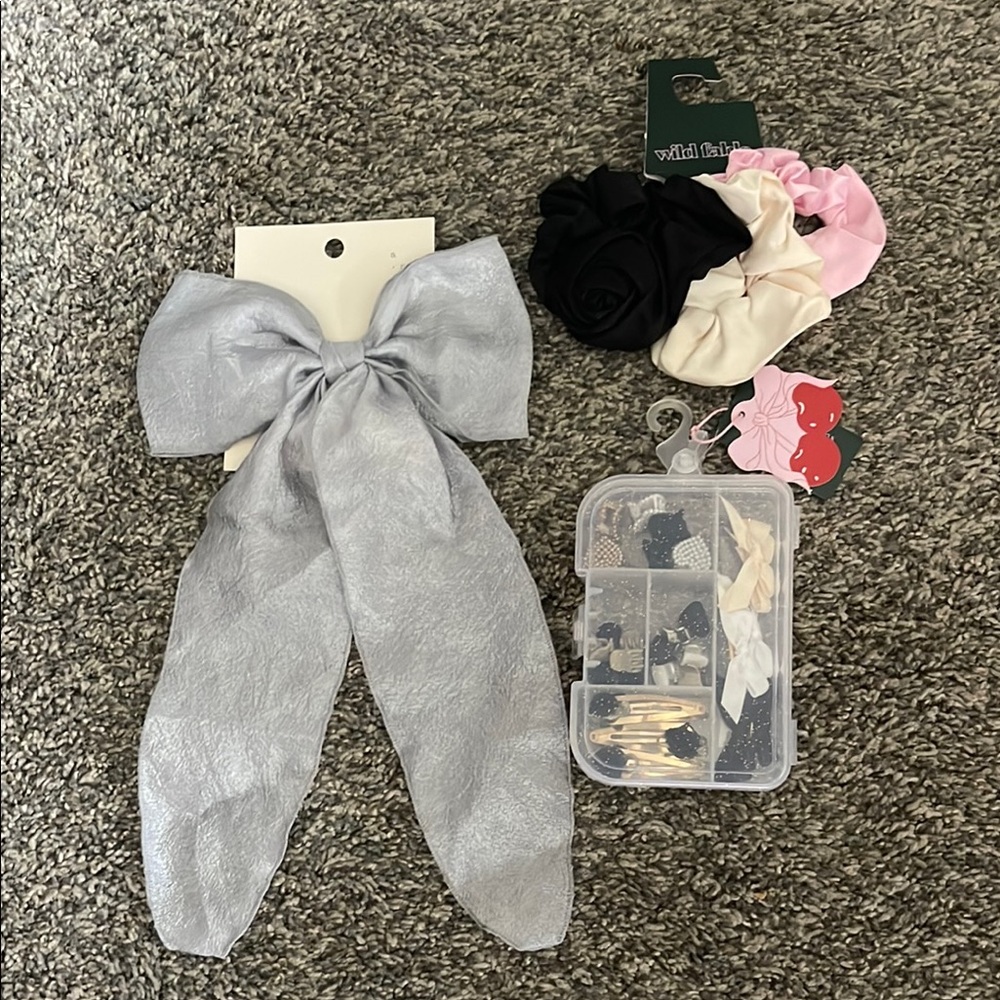 Wild Fable Silver Hair Bow, Scrunchie Set, and Mini hair clip set